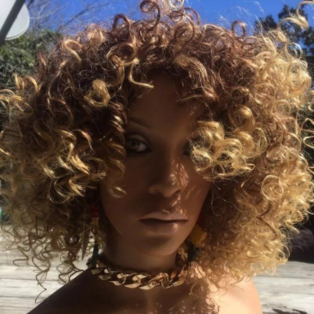 KINKY CURLY WIG/ SYNTHETIC HIGH QUALITY